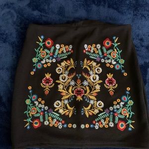 Embroidered mini skirt